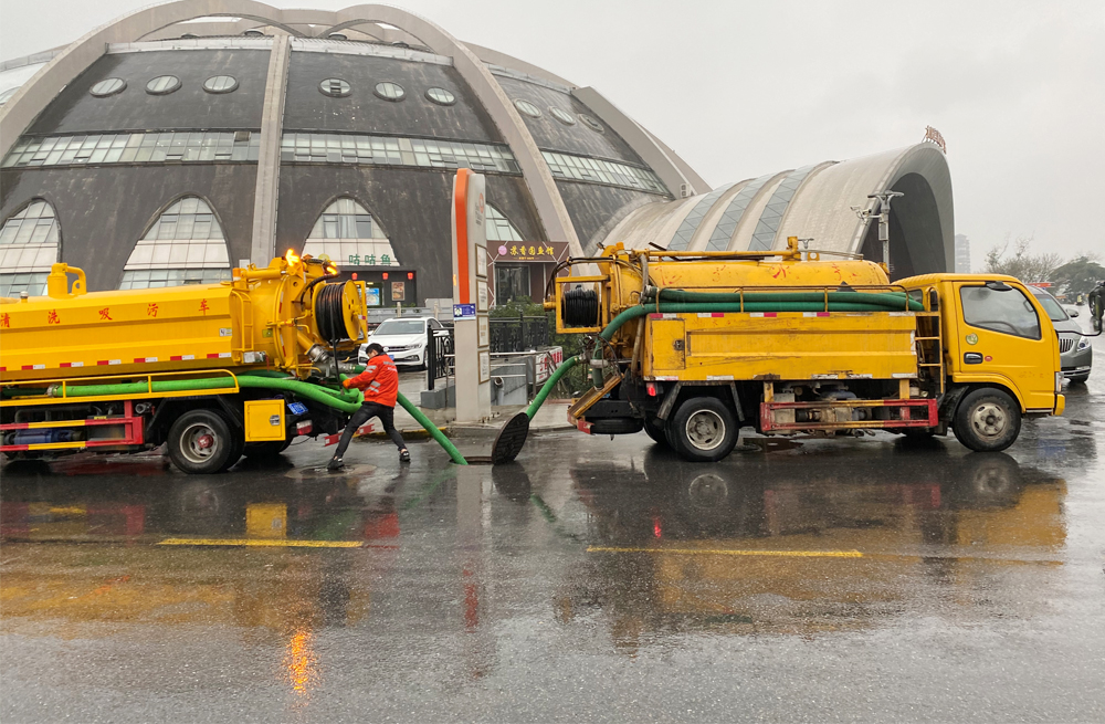 尧辰村商场管道清淤